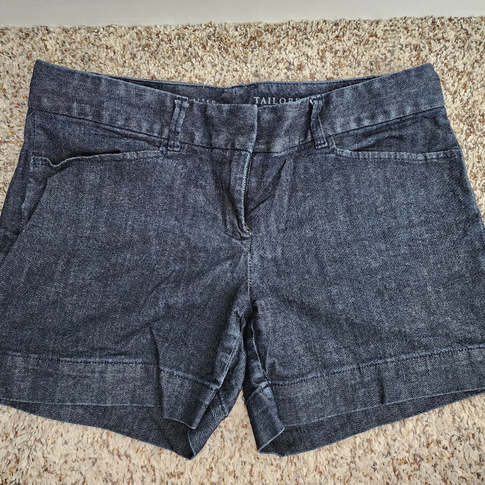 The Limited 6R Tailored Short Chambray Denim Jean Shorts
